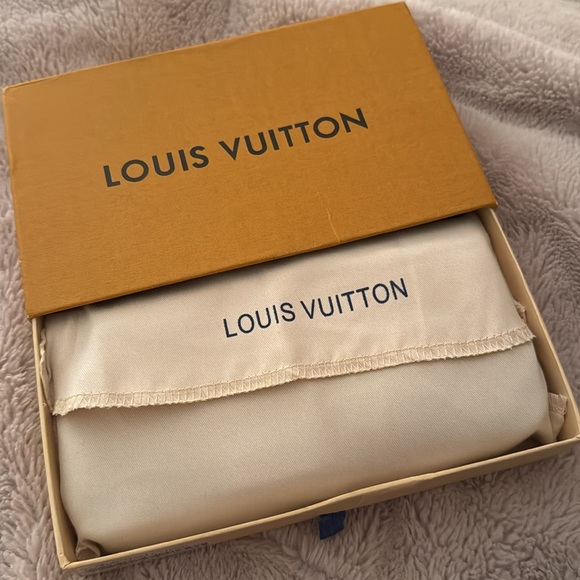 Blue Wallet - Picture 5 of 6